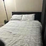 One Bedroom Condo Suite On Brentwood Station